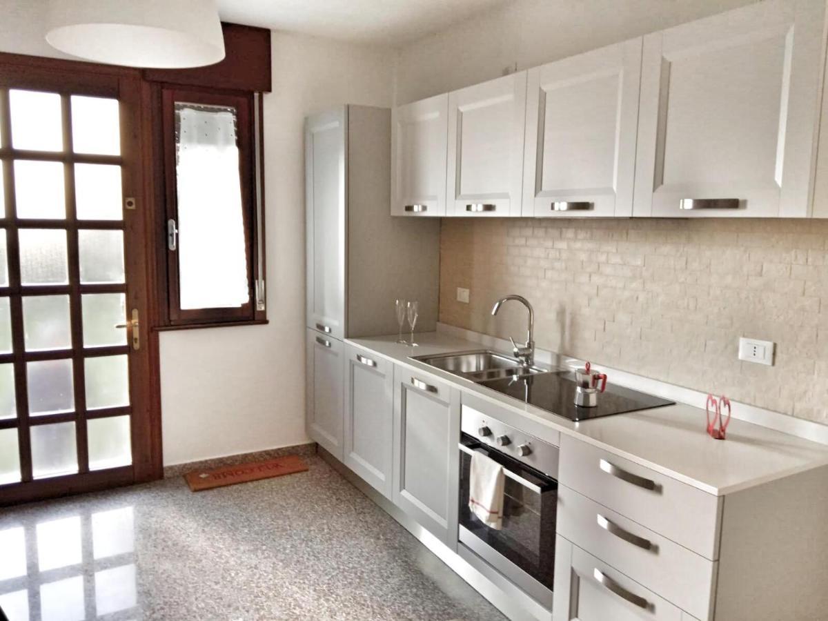 Red Tower Venice Apartment - 2 Mins From Vce Airport- Free Wifi Tessera Exterior foto