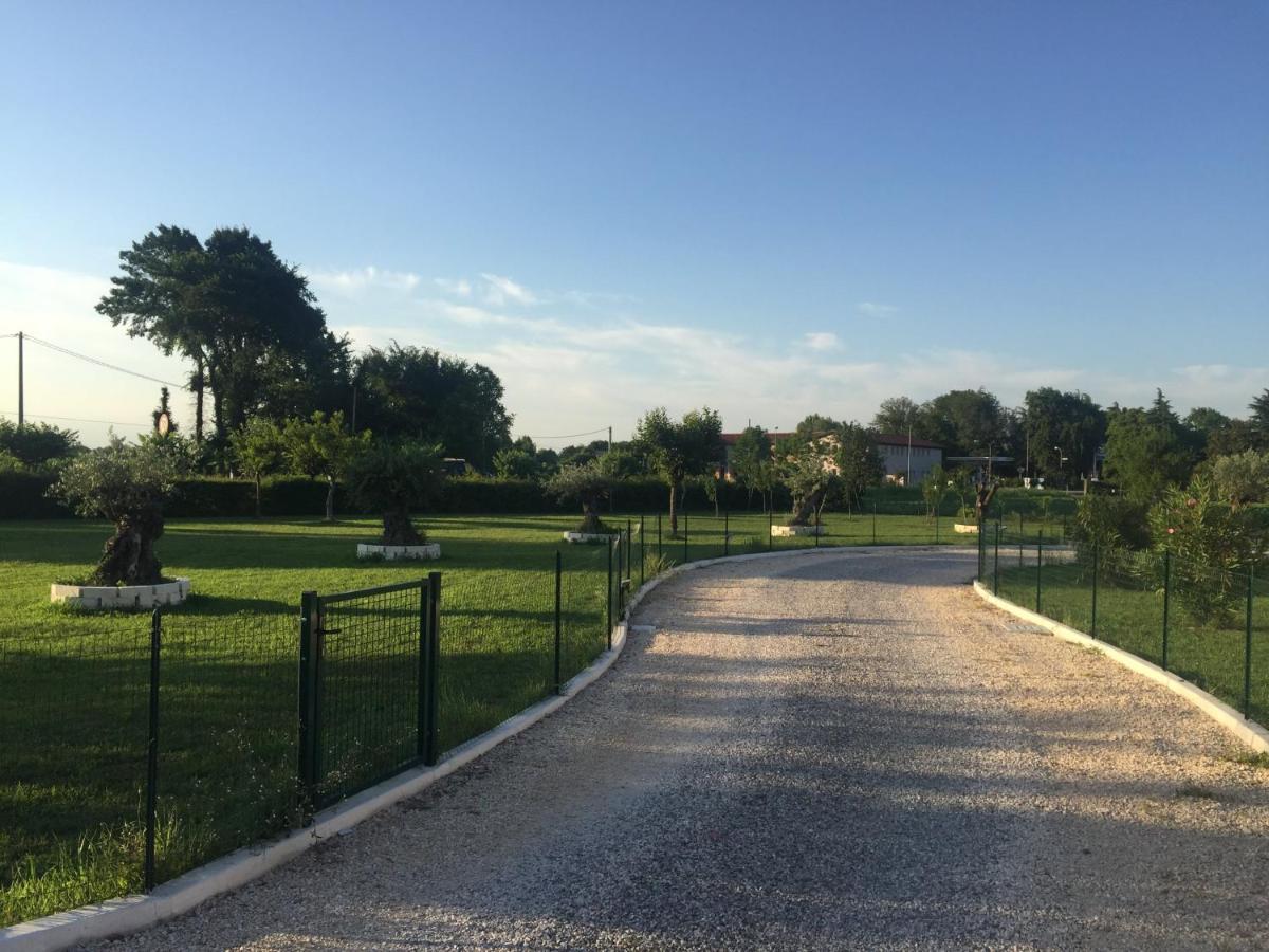 Red Tower Venice Apartment - 2 Mins From Vce Airport- Free Wifi Tessera Exterior foto