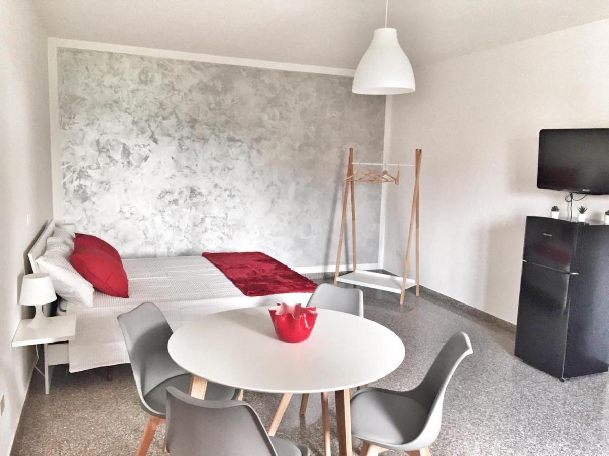 Red Tower Venice Apartment - 2 Mins From Vce Airport- Free Wifi Tessera Exterior foto