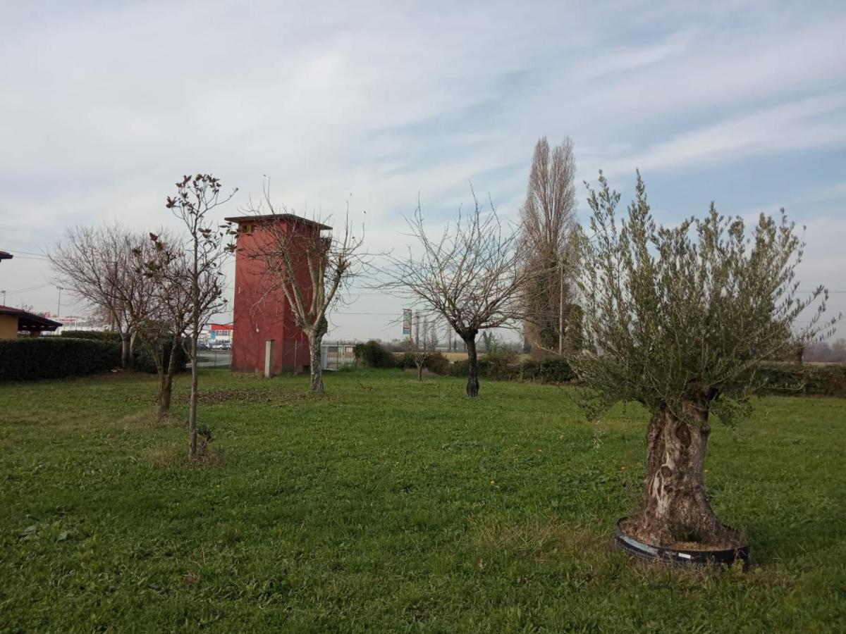 Red Tower Venice Apartment - 2 Mins From Vce Airport- Free Wifi Tessera Exterior foto